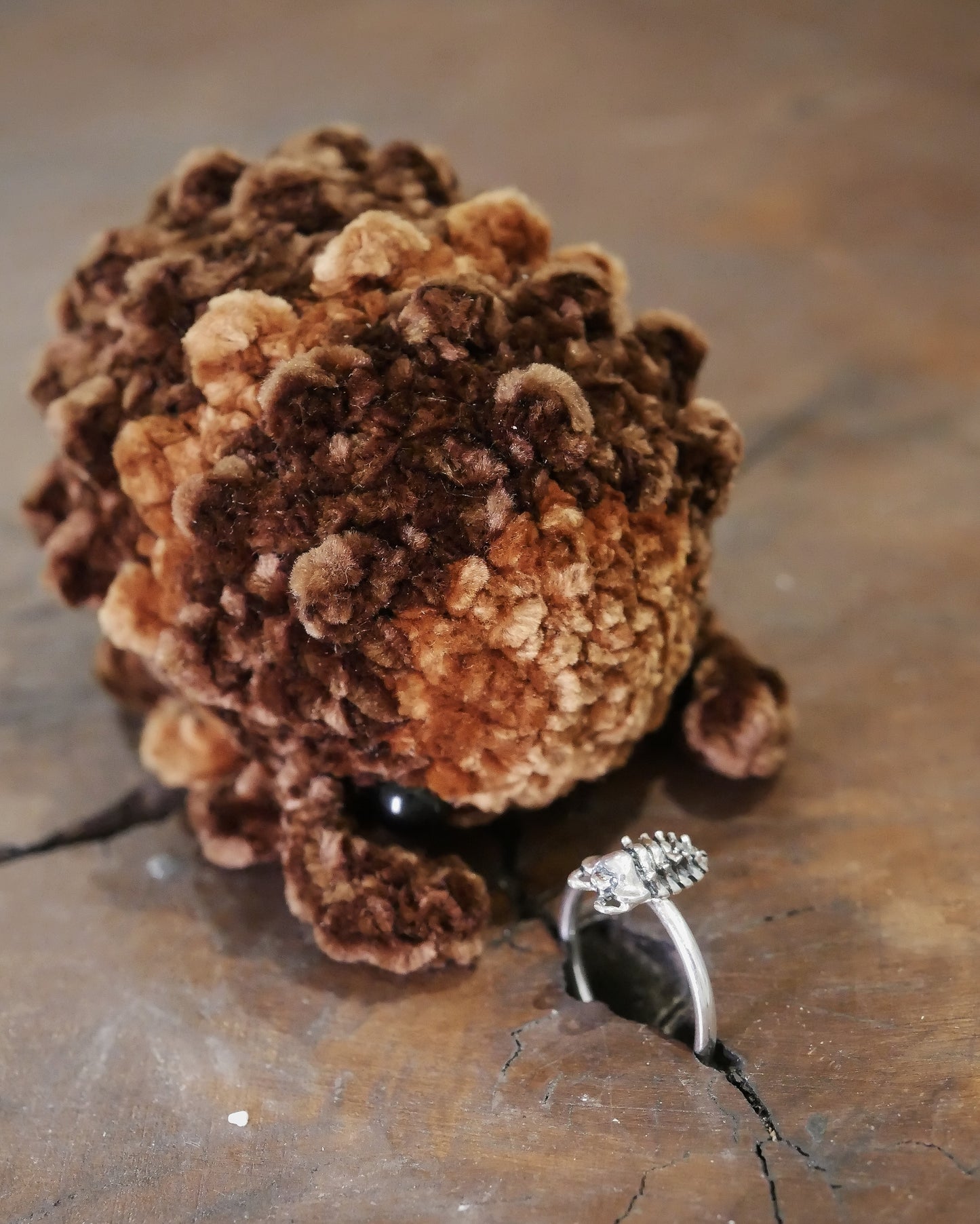 Fancy Gator/Thailand Spiky Isopod Ring