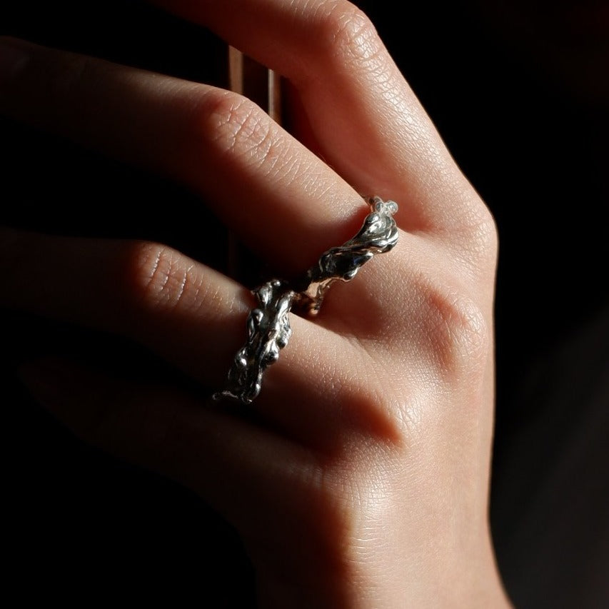 Splash Streamlet Ring